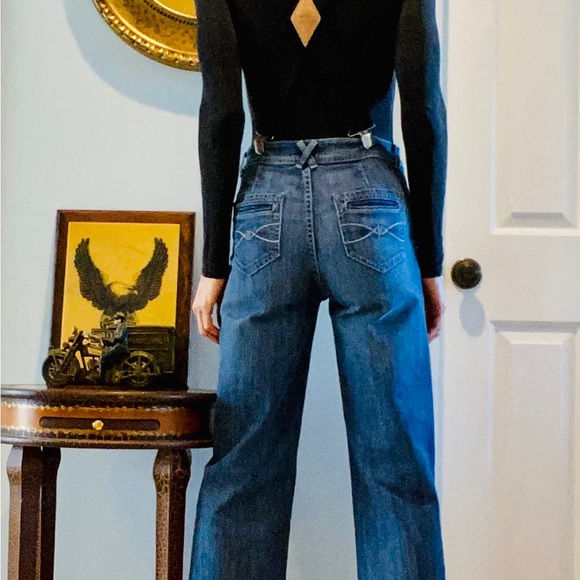 Jordache Jeans Reissue Y2K. Size 6 Waist 28” Hip 32-33” Length 40” - Picture 3 of 8